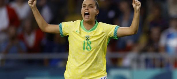 爱游戏体育链接-美洲女子足球比赛，巴西队晋级