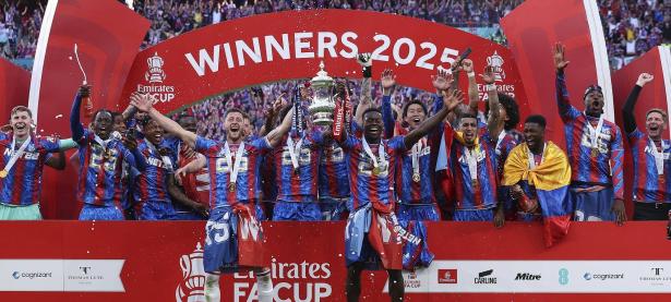 爱游戏官网-曼城中场展现出色表现取得胜利