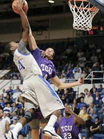 爱游戏登录入口-雄鹿球员布莱索完美兼顾进攻和防守，雄鹿布赖恩特