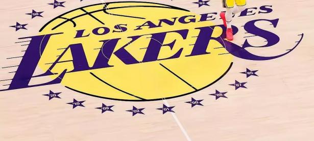 爱游戏体育网站-湖人队核心迎来里程碑时刻，球队期待更多胜利的简单介绍