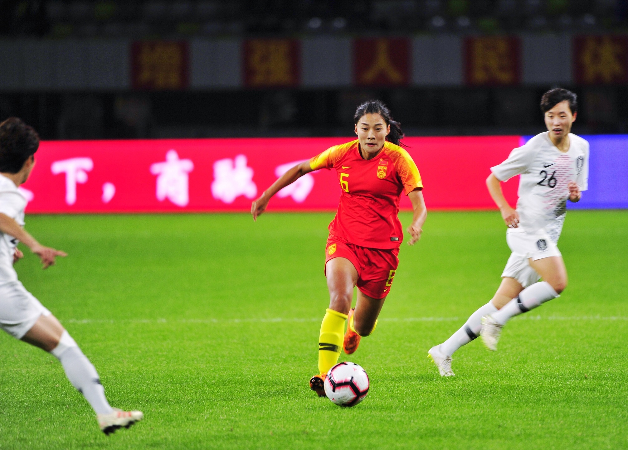 爱游戏app-足球战报：中国女足队再战取胜