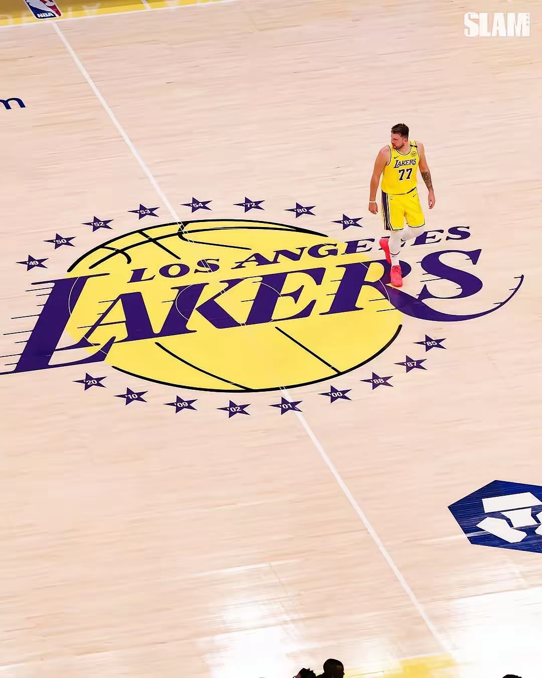 湖人队核心迎来里程碑时刻,球队期待更多胜利的简单介绍 湖人队核心迎来里程碑时刻,球队期待更多胜利的简单介绍