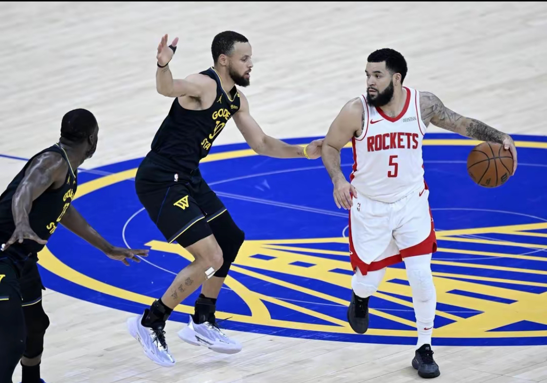 火箭后卫保罗指导年轻球员进步的简单介绍 火箭后卫保罗指导年轻球员进步的简单介绍