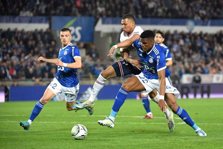 包含里昂主场胜斯特拉斯堡，继续稳居前三的词条