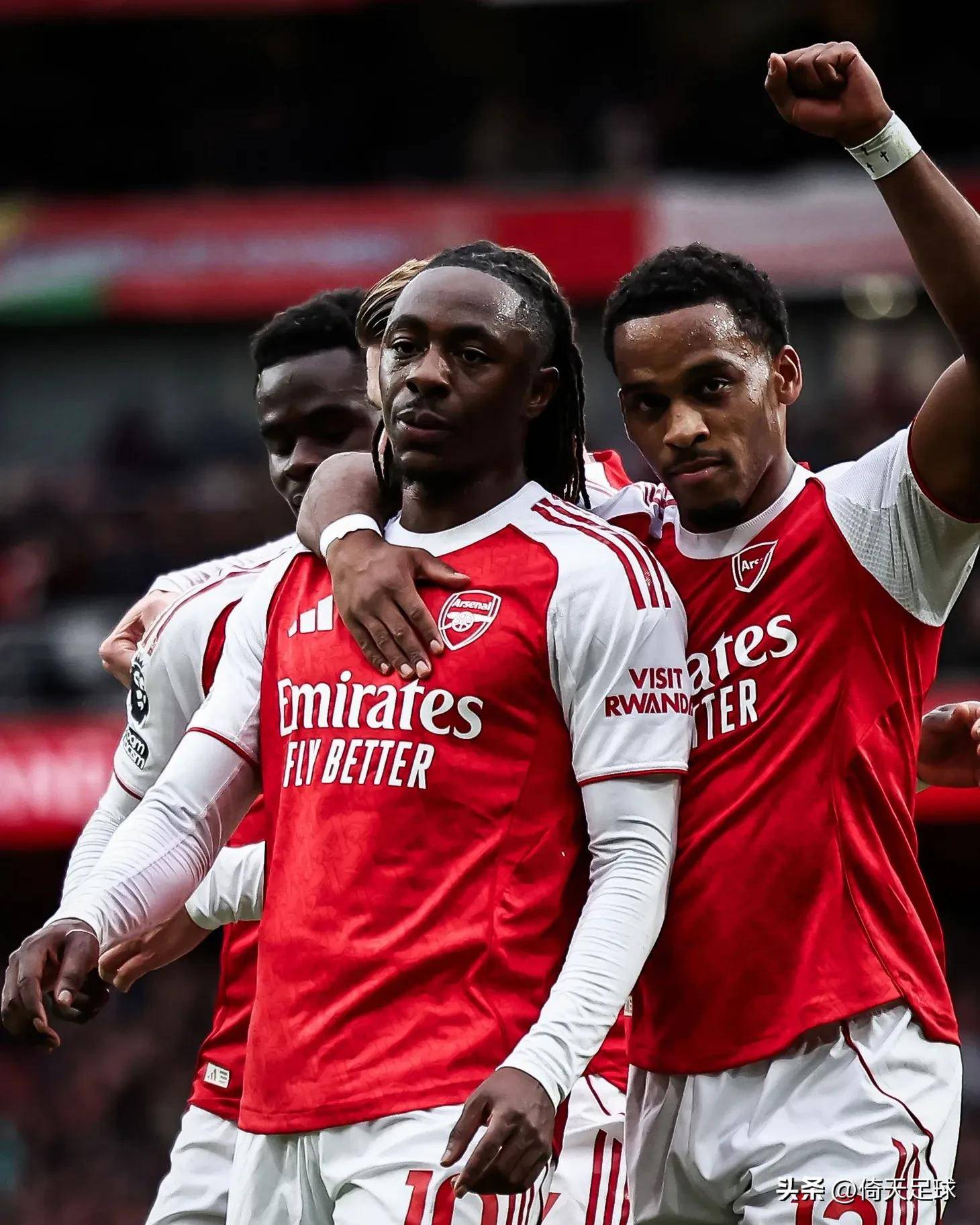 阿森纳会赛联赛，狼队顶头脑舞者