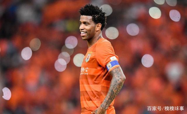 阿贾克斯教练团队获外援支持